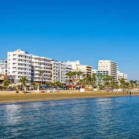 Sandy Bottoms Beach Λάρνακα